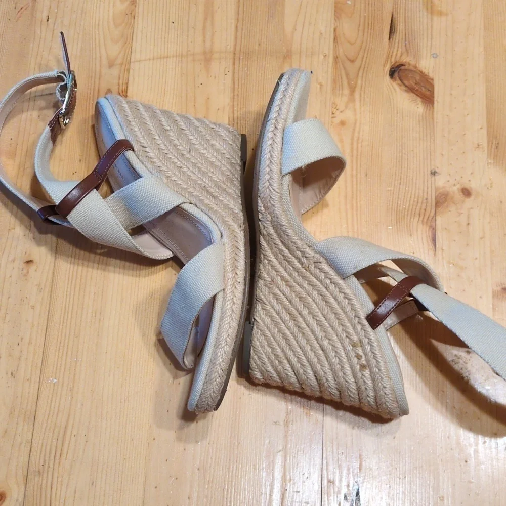 Elevate Your Summer Style with Banana Republic's Flax & Jute Espadrille Sandals